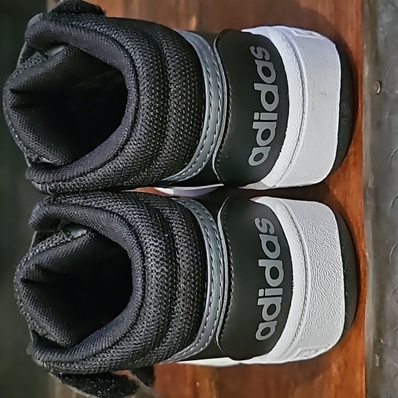 LIKE NEW! Adidas Hoops Mid Sneaker (Only worn 3 times) - Picture 4 of 4